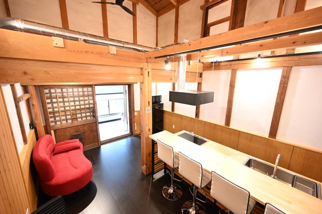 Manabi-Stay Takayama モダンな蔵ダイニングと半露天風呂付き古民家一棟貸切ホテル Екстериор снимка